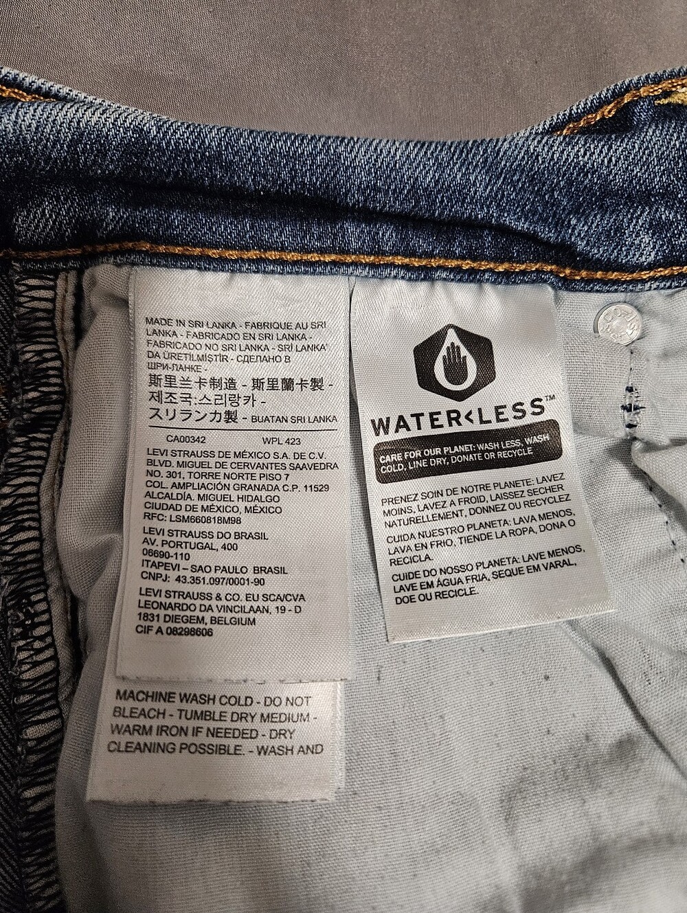 Levi's - Ribcage Straight Jeans - Picture 5 of 7